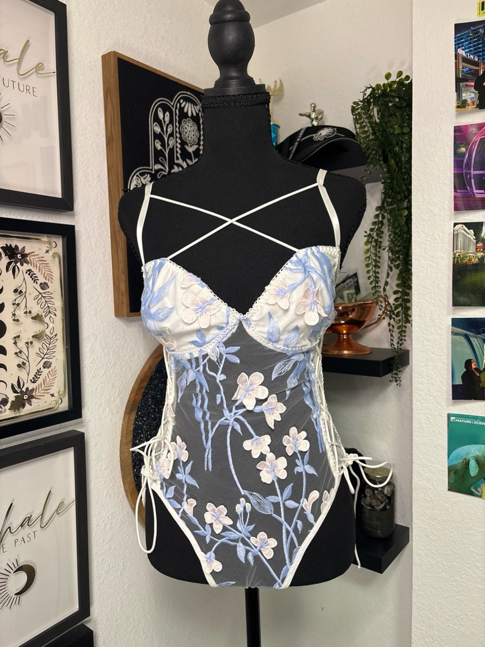 Romwe White Sheer Mesh Floral Embroidered Lace Up Bodysuit Size Large